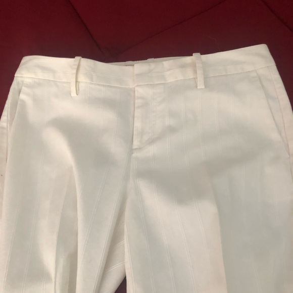 White pants with tiny tucks - Picture 1 of 7